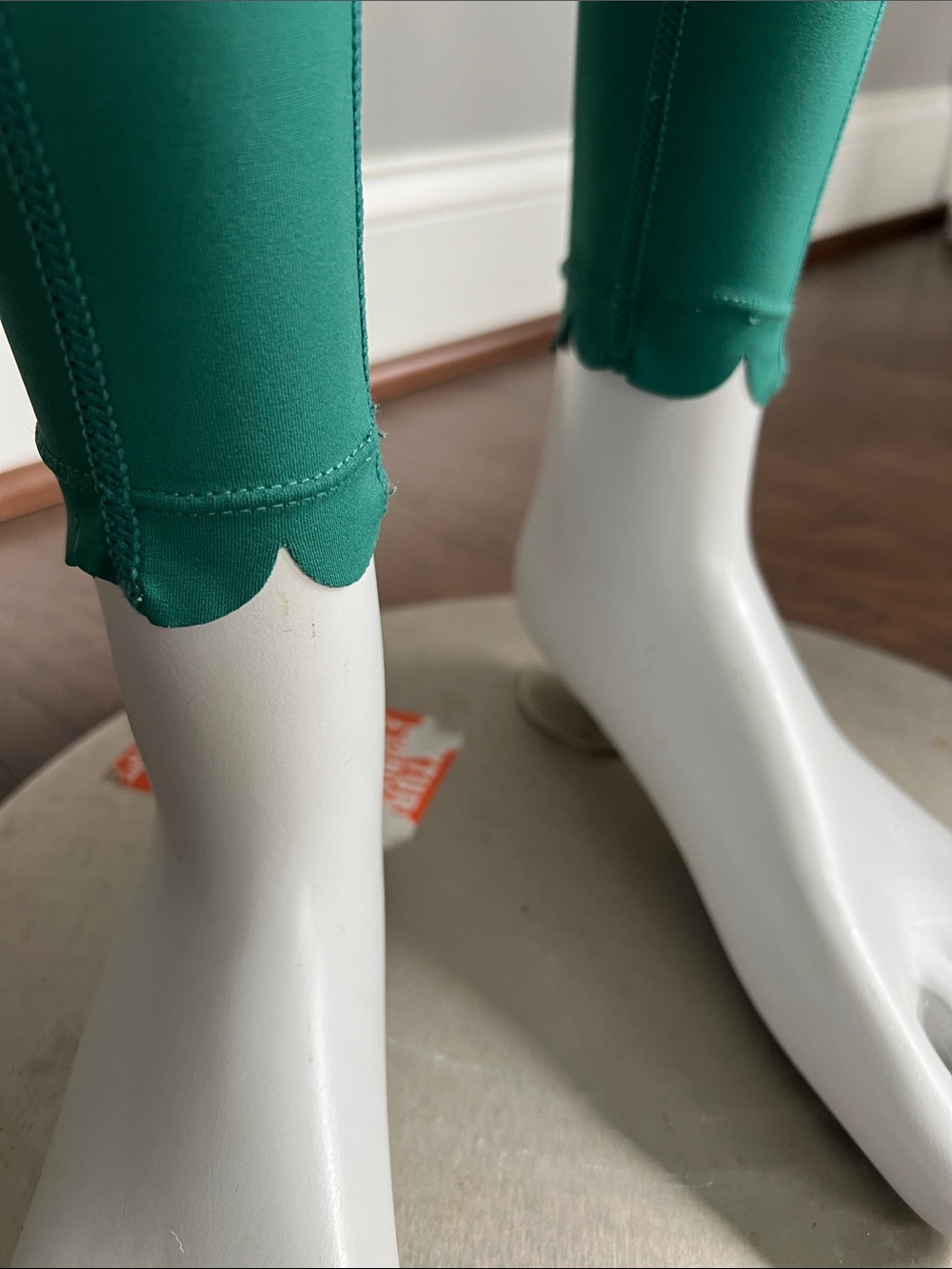 Peloton Limited Edition Emerald Scallop
Leggings - Picture 4 of 8